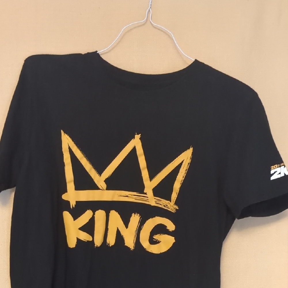 LeBron James King 20th Anniversary Edition Black Graphic T-Shirt Size Medium